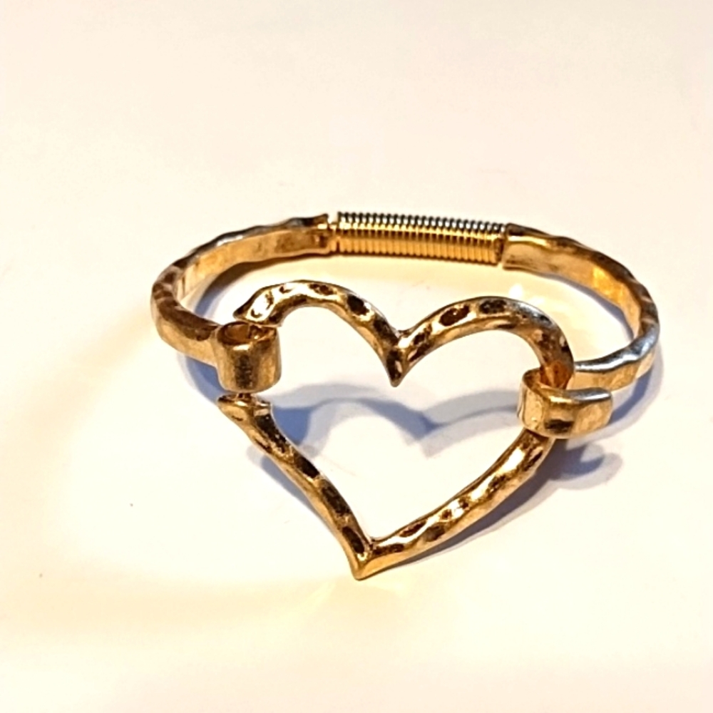 New Texture Golden Springback Bracelet